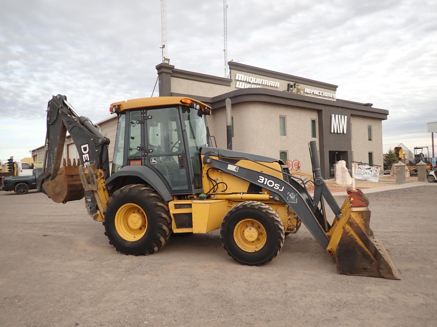 ./imagenes/INVOICE/2019/16543/RETROEXCAVADORA JOHN DEERE_310SJ (1).JPG